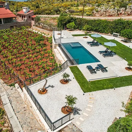Recluso-3 Bd Luxury Country Villa, Huge Heated Pool With Hydromassage, Individual Bbq & Large Yard, Mountain View 빌라 *
