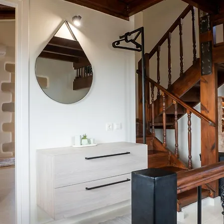 Recluso-3 Bd Luxury Country Villa, Huge Heated Pool With Hydromassage, Individual Bbq & Large Yard, Mountain View 빌라