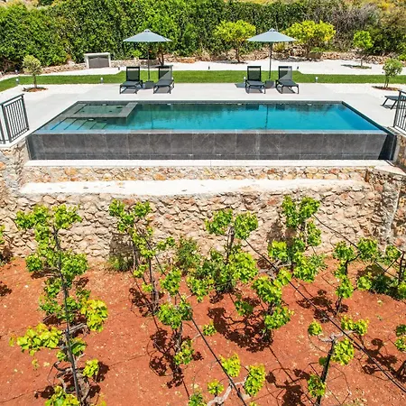Recluso: Luxurious Mountain Retreat With Heated Pool * Malaxa