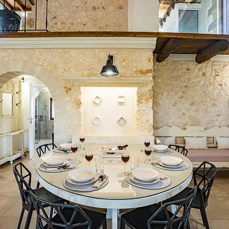 Recluso: Luxurious Mountain Retreat With Heated Pool Malaxa