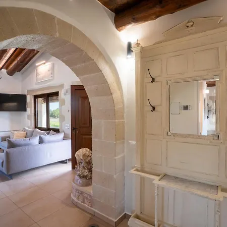 Villa Recluso: Luxurious Mountain Retreat With Heated Pool