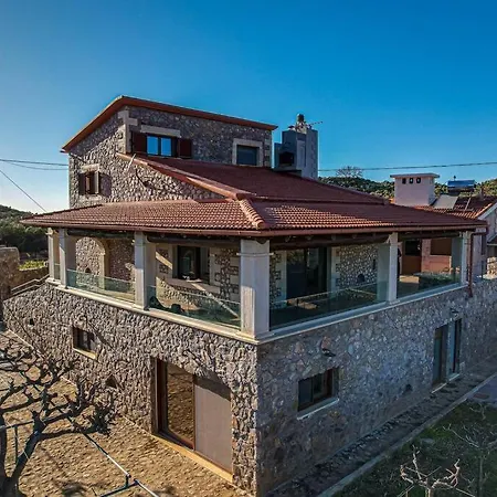 Recluso-3 Bd Luxury Country Villa, Huge Heated Pool With Hydromassage, Individual Bbq & Large Yard, Mountain View Βίλα